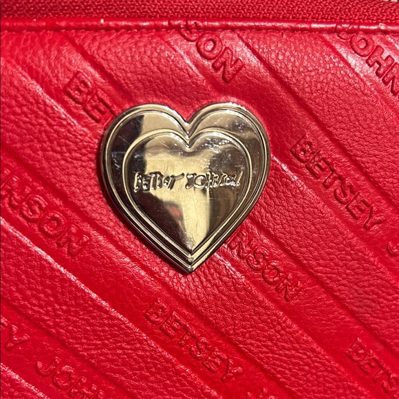Betsey Johnson Bold Red Heart Wallet - Picture 2 of 11